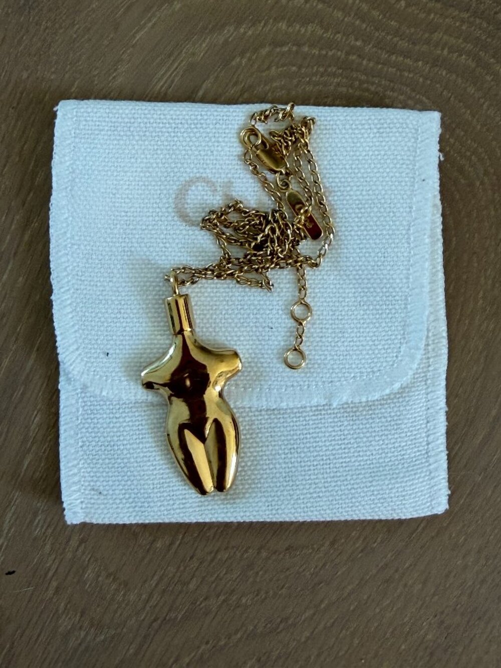 Chloe necklace body gold
